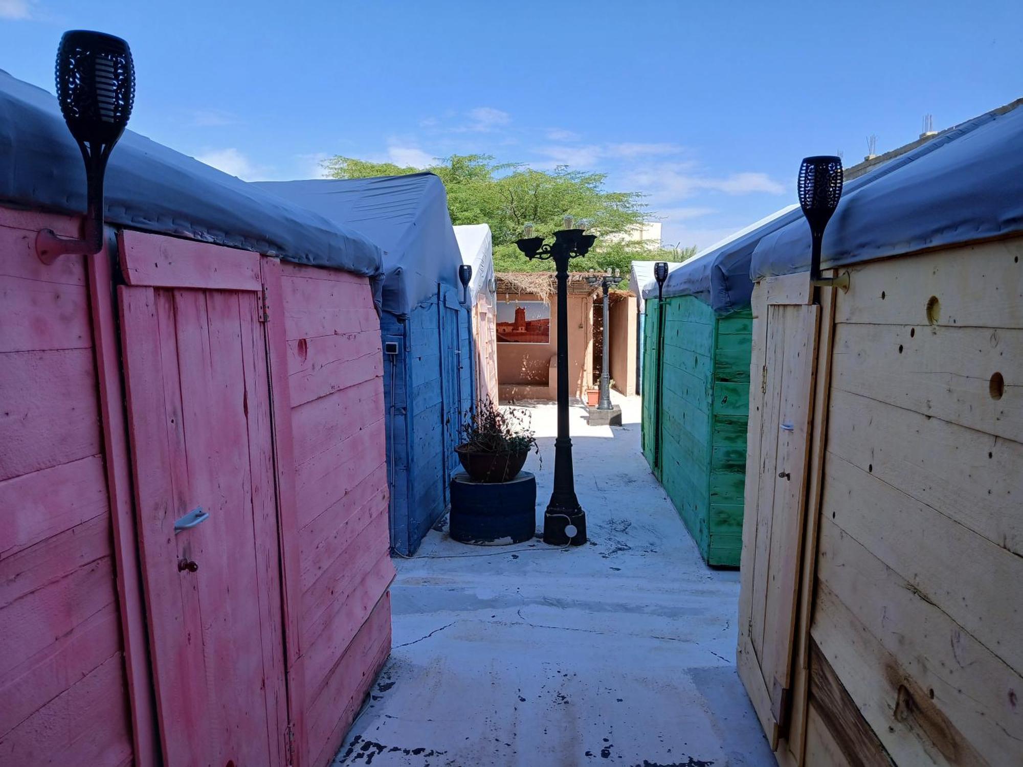 "Par 4 Chemins" - Atypical Stopover Nouakchott Buitenkant foto