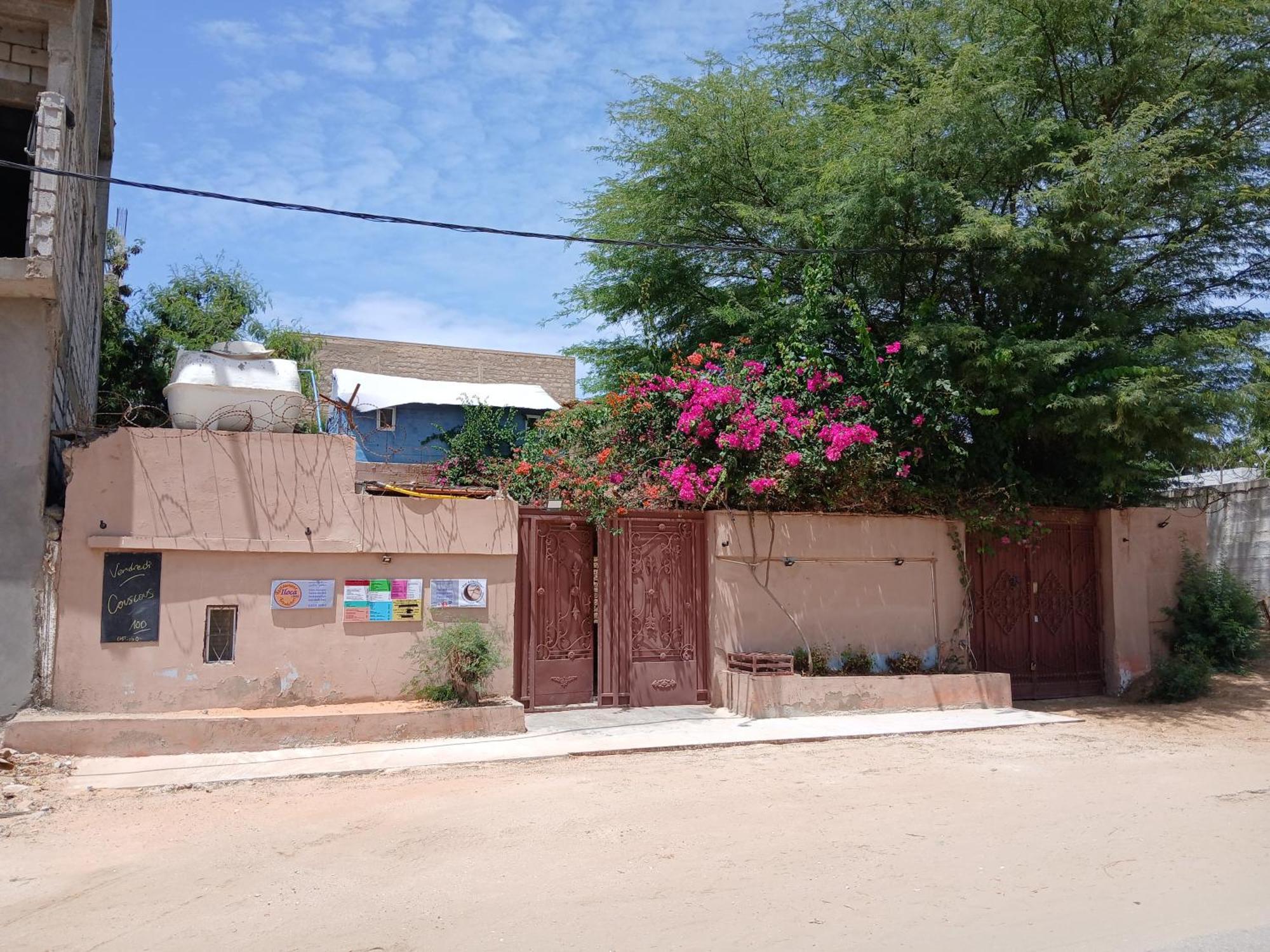 "Par 4 Chemins" - Atypical Stopover Nouakchott Buitenkant foto