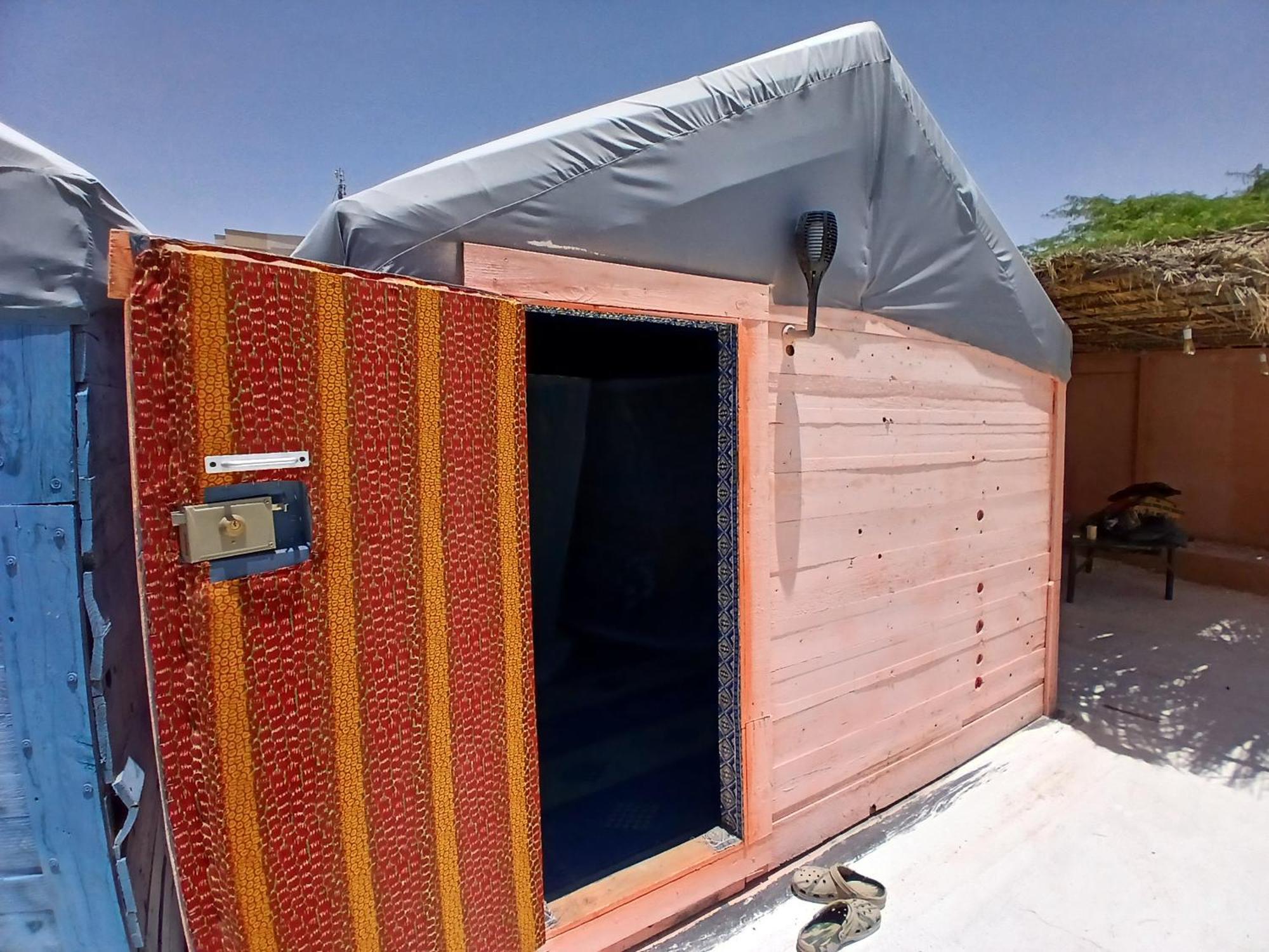 "Par 4 Chemins" - Atypical Stopover Nouakchott Buitenkant foto