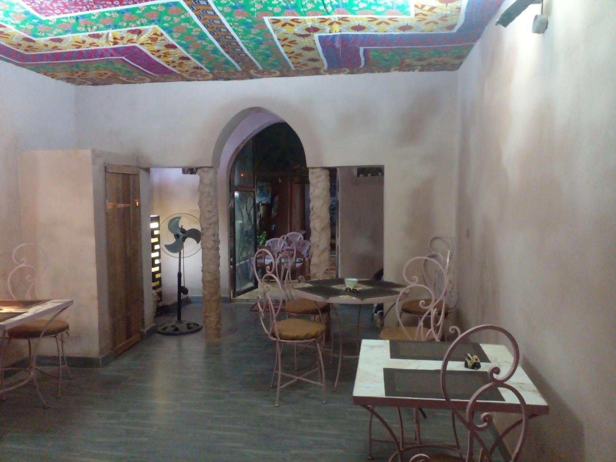 "Par 4 Chemins" - Atypical Stopover Nouakchott Buitenkant foto