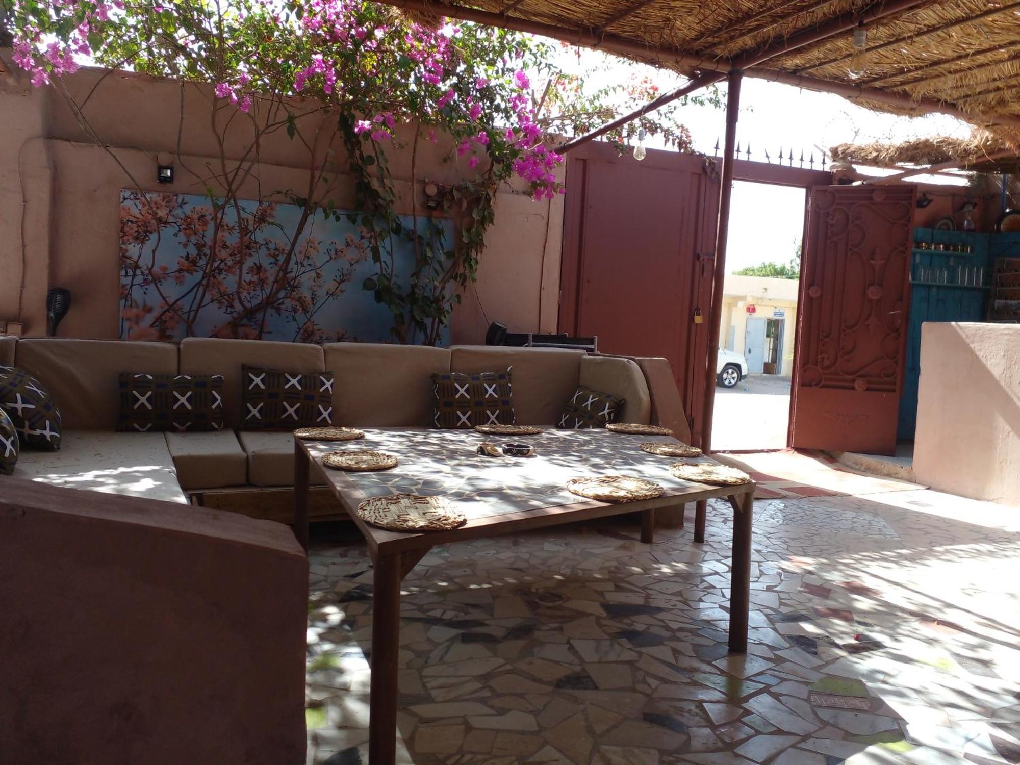 "Par 4 Chemins" - Atypical Stopover Nouakchott Buitenkant foto