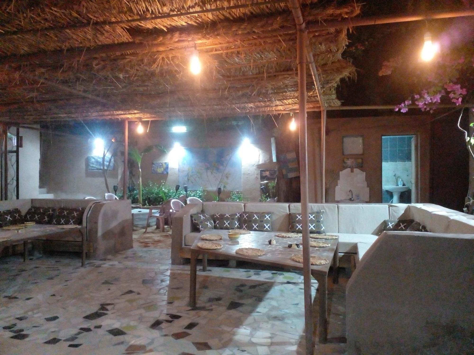 "Par 4 Chemins" - Atypical Stopover Nouakchott Buitenkant foto